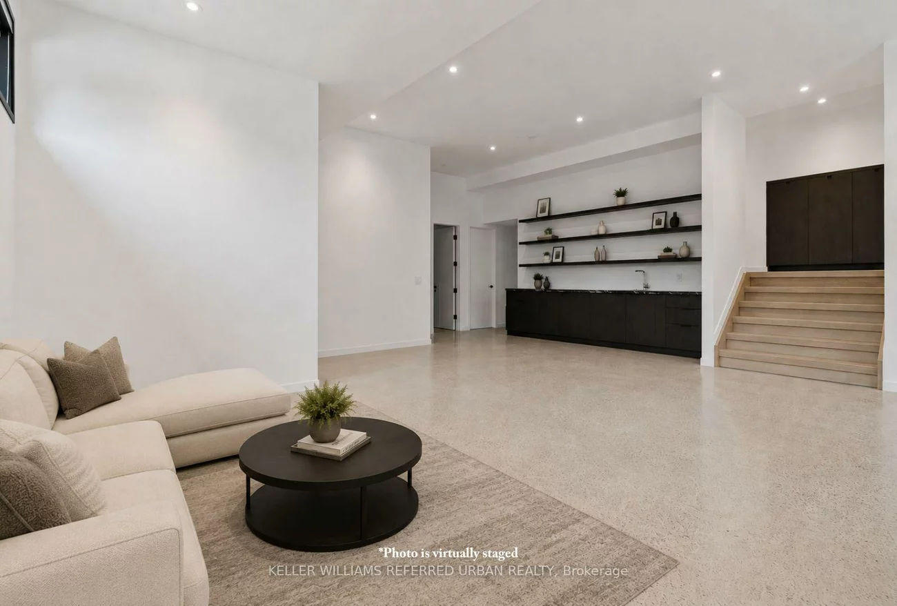 27, Berkinshaw, Banbury-Don Mills, Toronto