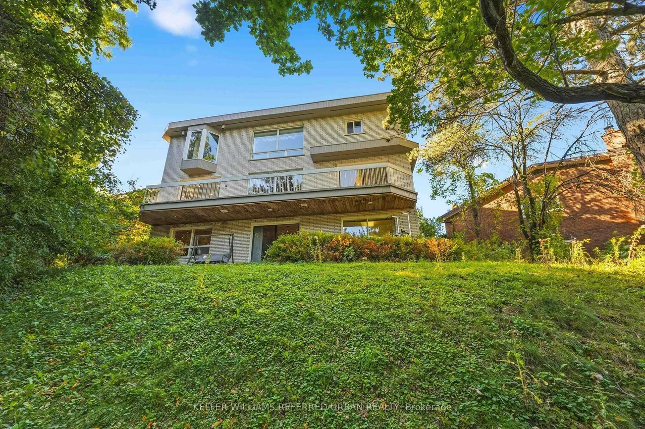 23, Brockington, Bathurst Manor, Toronto