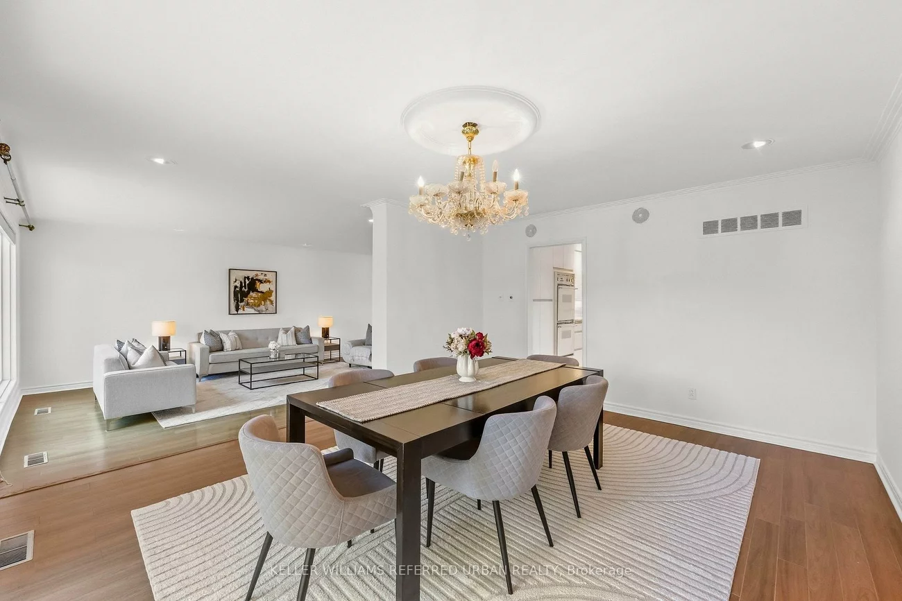 23, Brockington, Bathurst Manor, Toronto