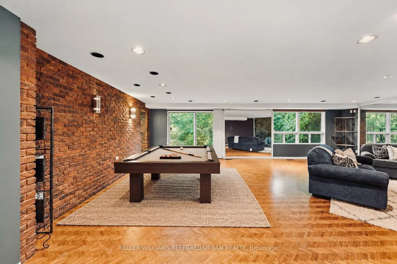 23, Brockington, Bathurst Manor, Toronto
