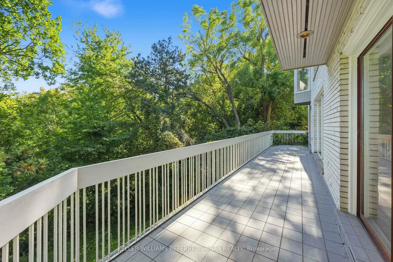 23, Brockington, Bathurst Manor, Toronto