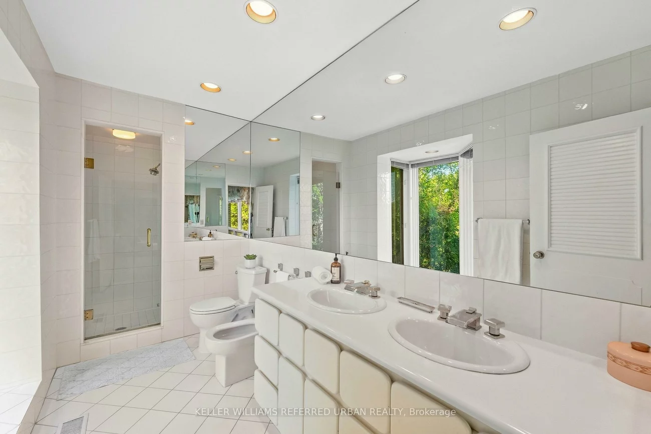 23, Brockington, Bathurst Manor, Toronto