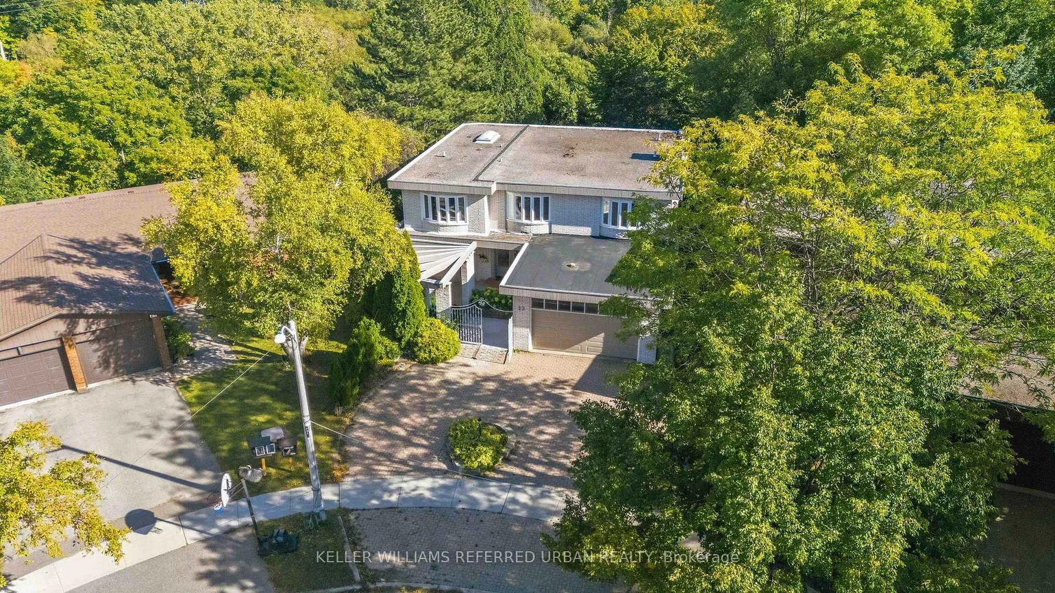 23, Brockington, Bathurst Manor, Toronto