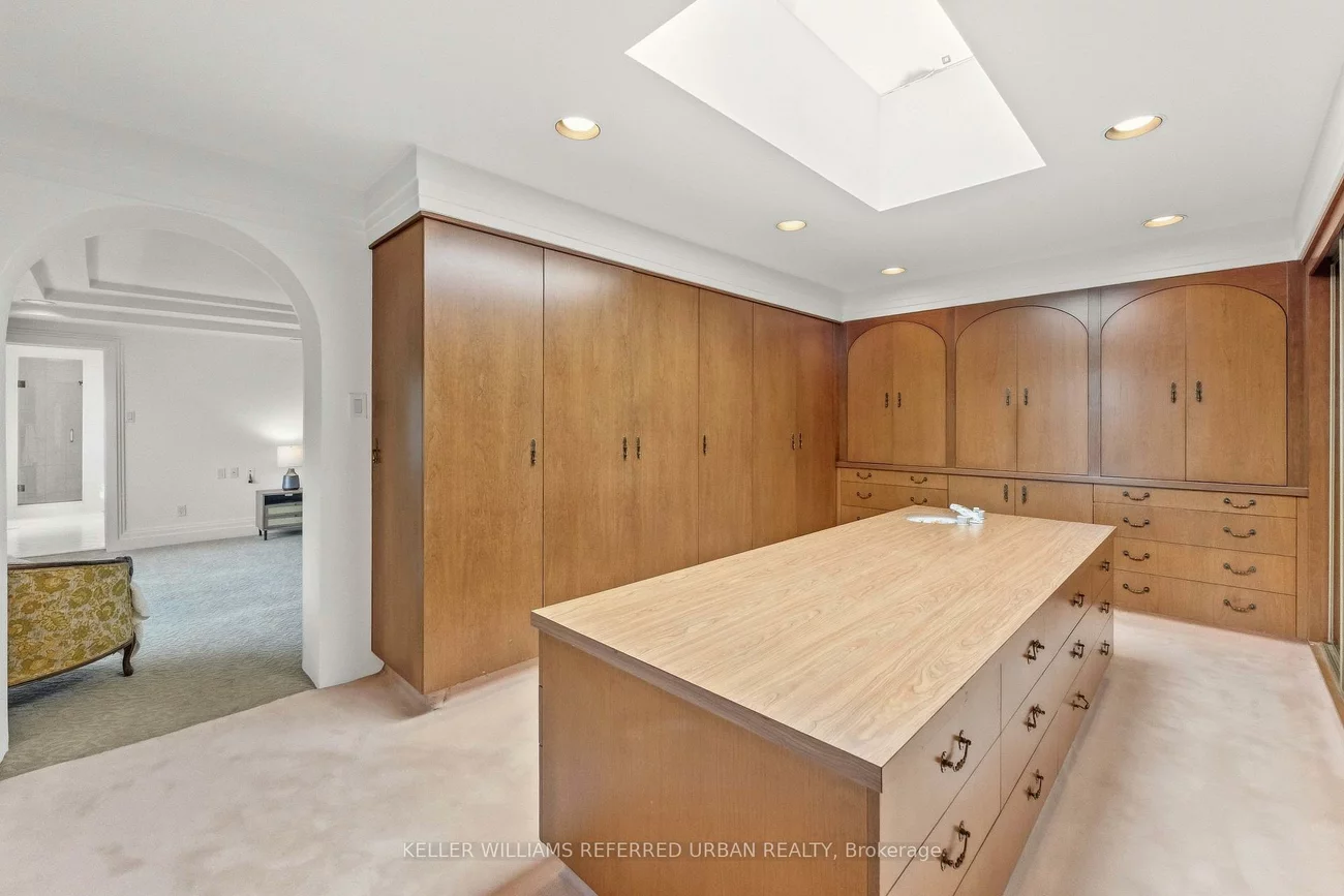 23, Brockington, Bathurst Manor, Toronto