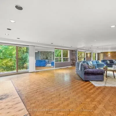 23, Brockington, Bathurst Manor, Toronto