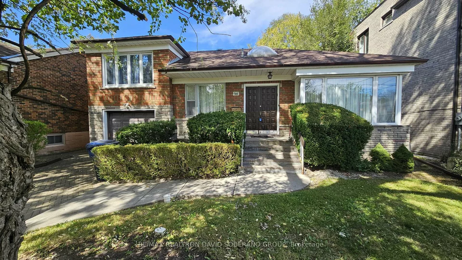 108, York Downs, Clanton Park, Toronto