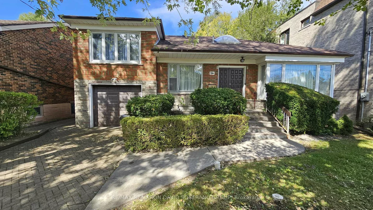 108, York Downs, Clanton Park, Toronto