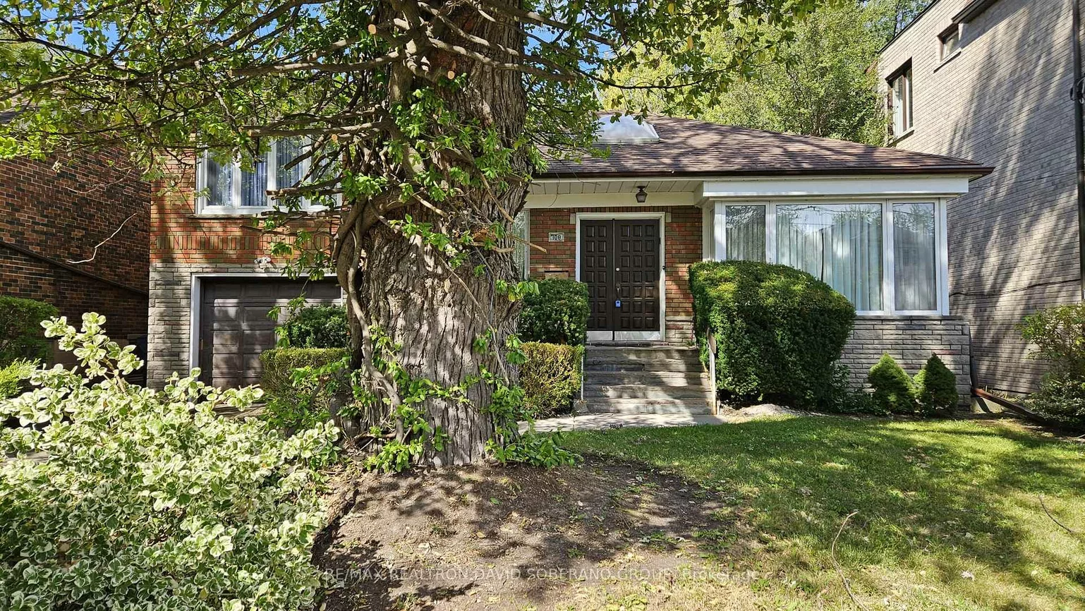 108, York Downs, Clanton Park, Toronto