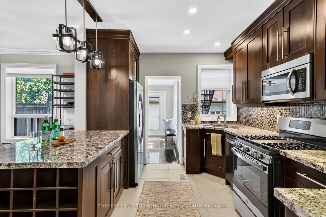 33, Beatrice, Trinity-Bellwoods, Toronto