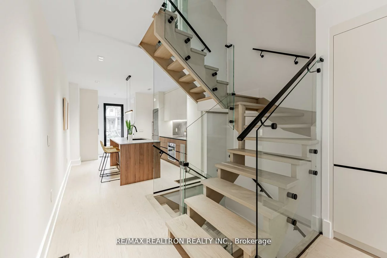 673, Crawford, Palmerston-Little Italy, Toronto