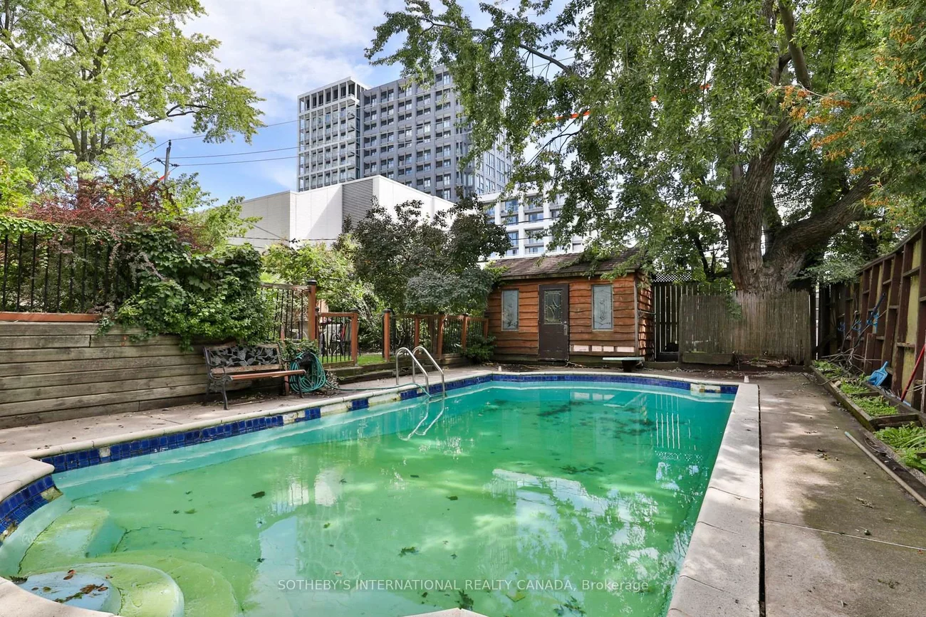 17, Wembley, Forest Hill North, Toronto
