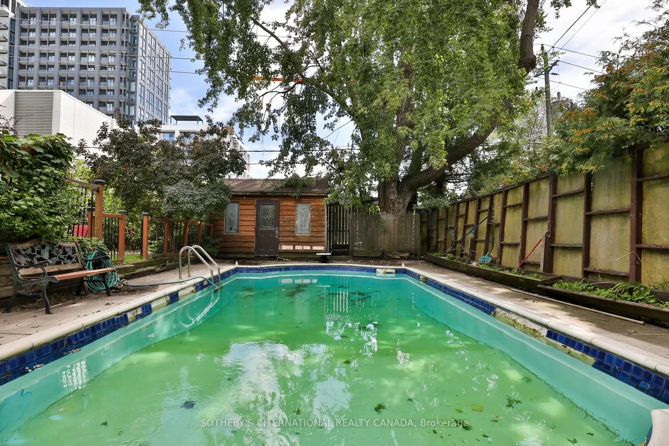 17, Wembley, Forest Hill North, Toronto