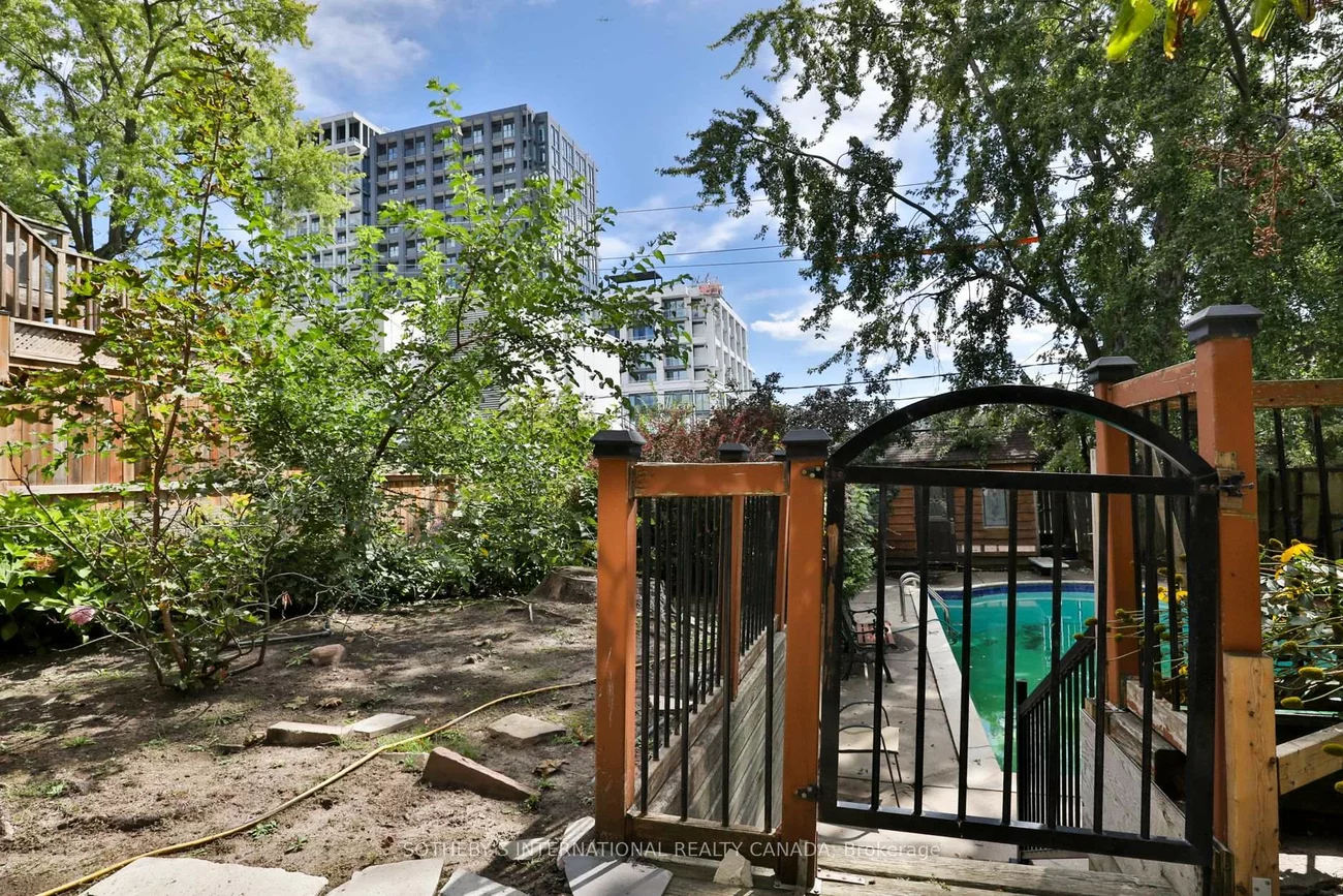 17, Wembley, Forest Hill North, Toronto