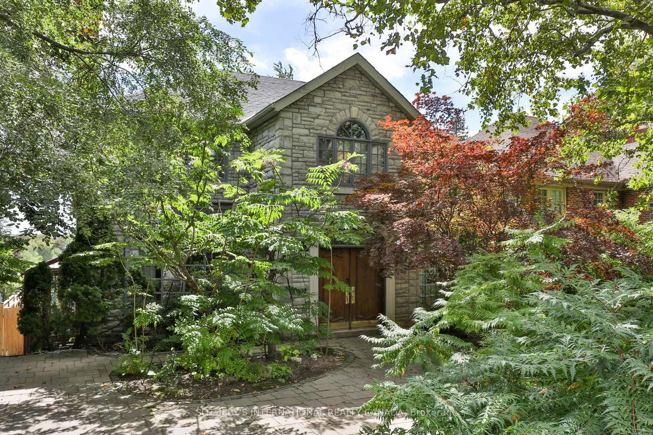 17, Wembley, Forest Hill North, Toronto