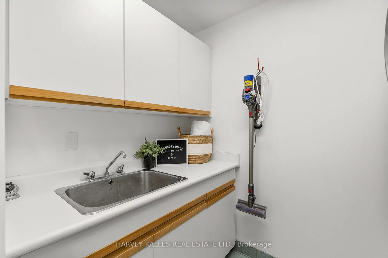 59, Cameron, Lansing-Westgate, Toronto