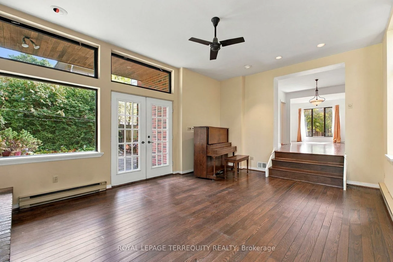 102, Anndale, Willowdale East, Toronto