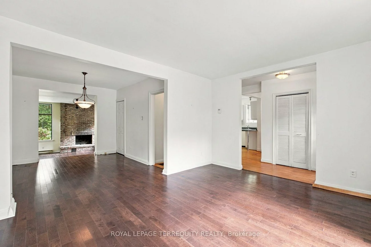 102, Anndale, Willowdale East, Toronto