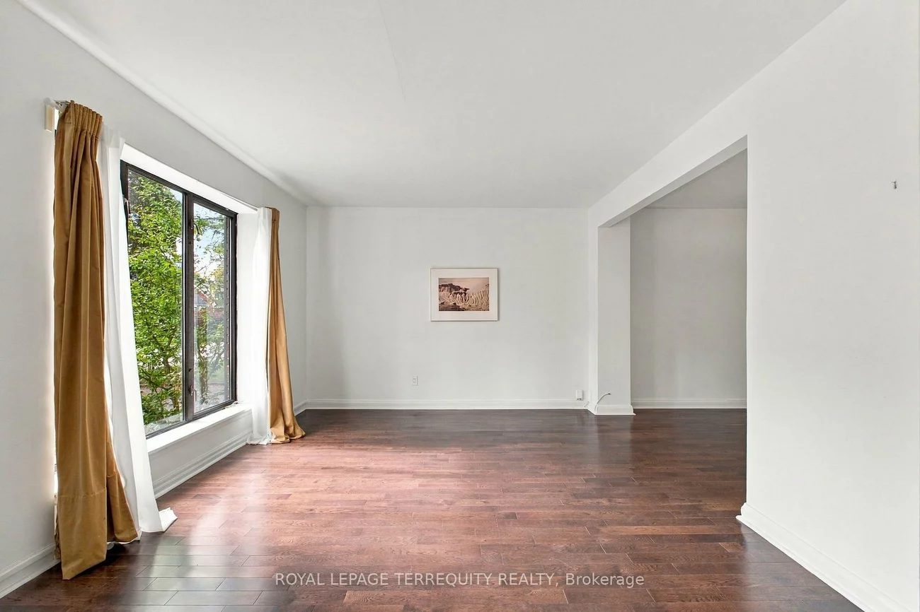 102, Anndale, Willowdale East, Toronto