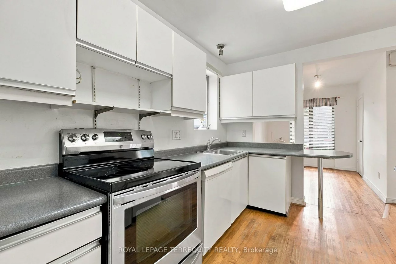 102, Anndale, Willowdale East, Toronto