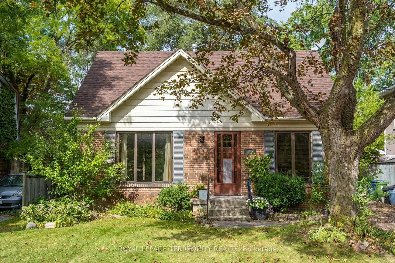 102, Anndale, Willowdale East, Toronto