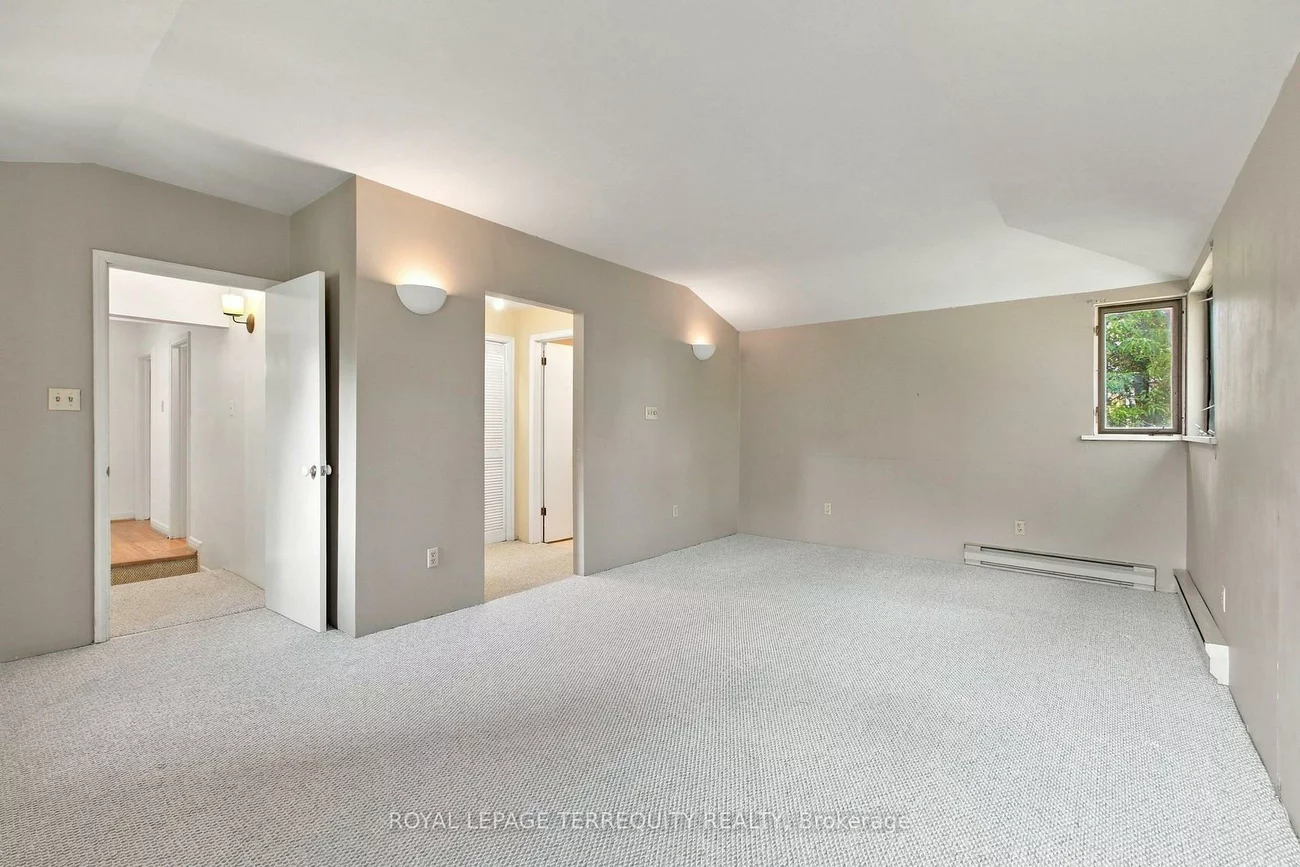 102, Anndale, Willowdale East, Toronto