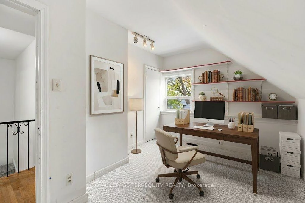 102, Anndale, Willowdale East, Toronto