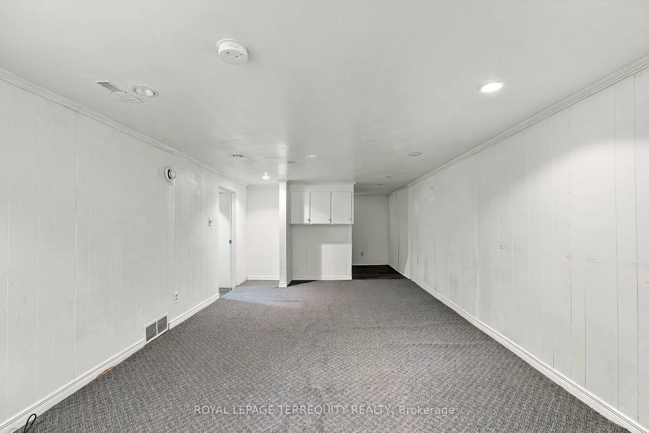 102, Anndale, Willowdale East, Toronto