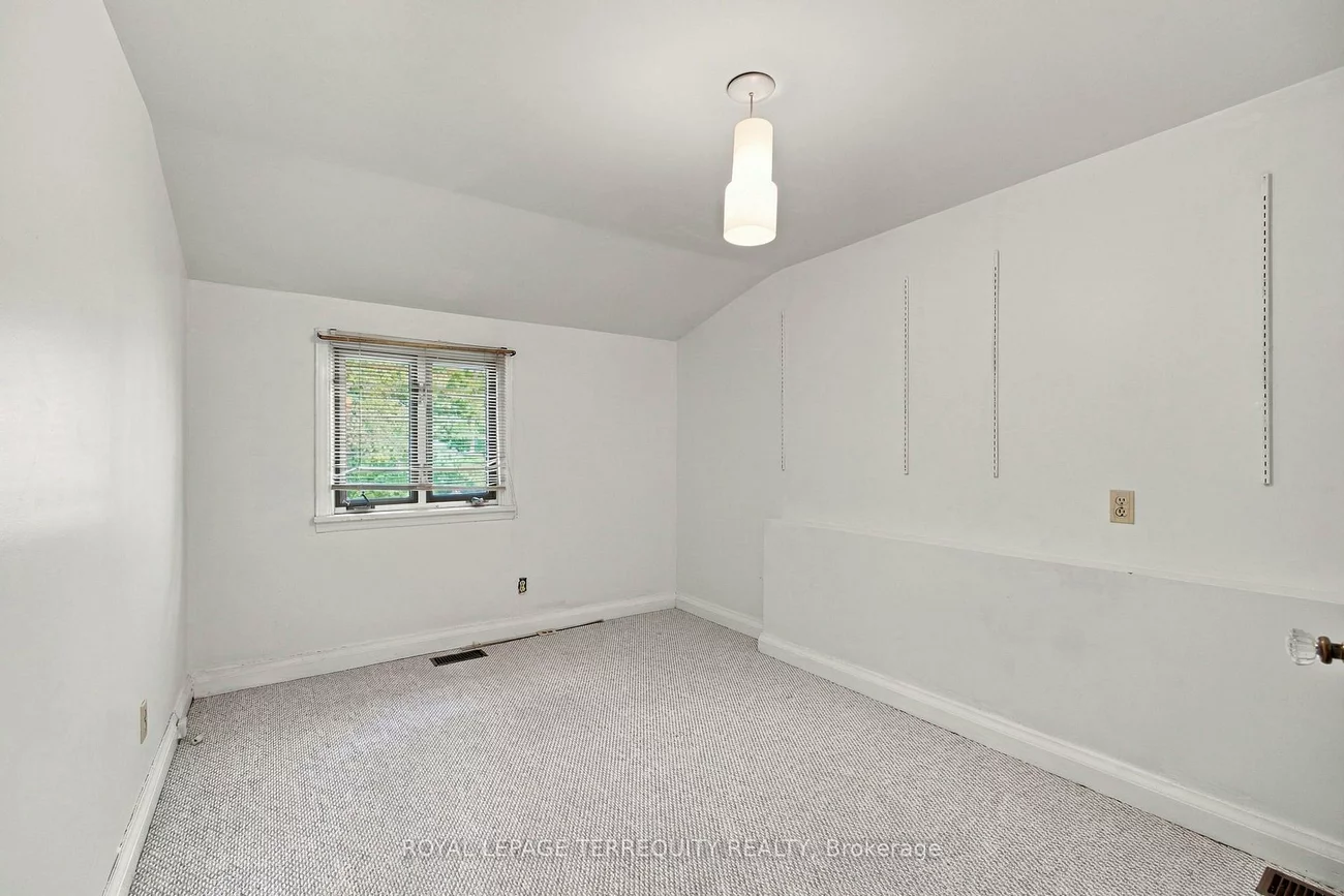 102, Anndale, Willowdale East, Toronto