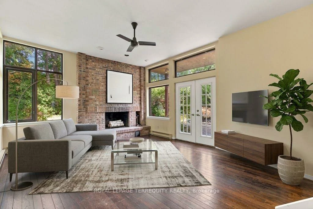 102, Anndale, Willowdale East, Toronto