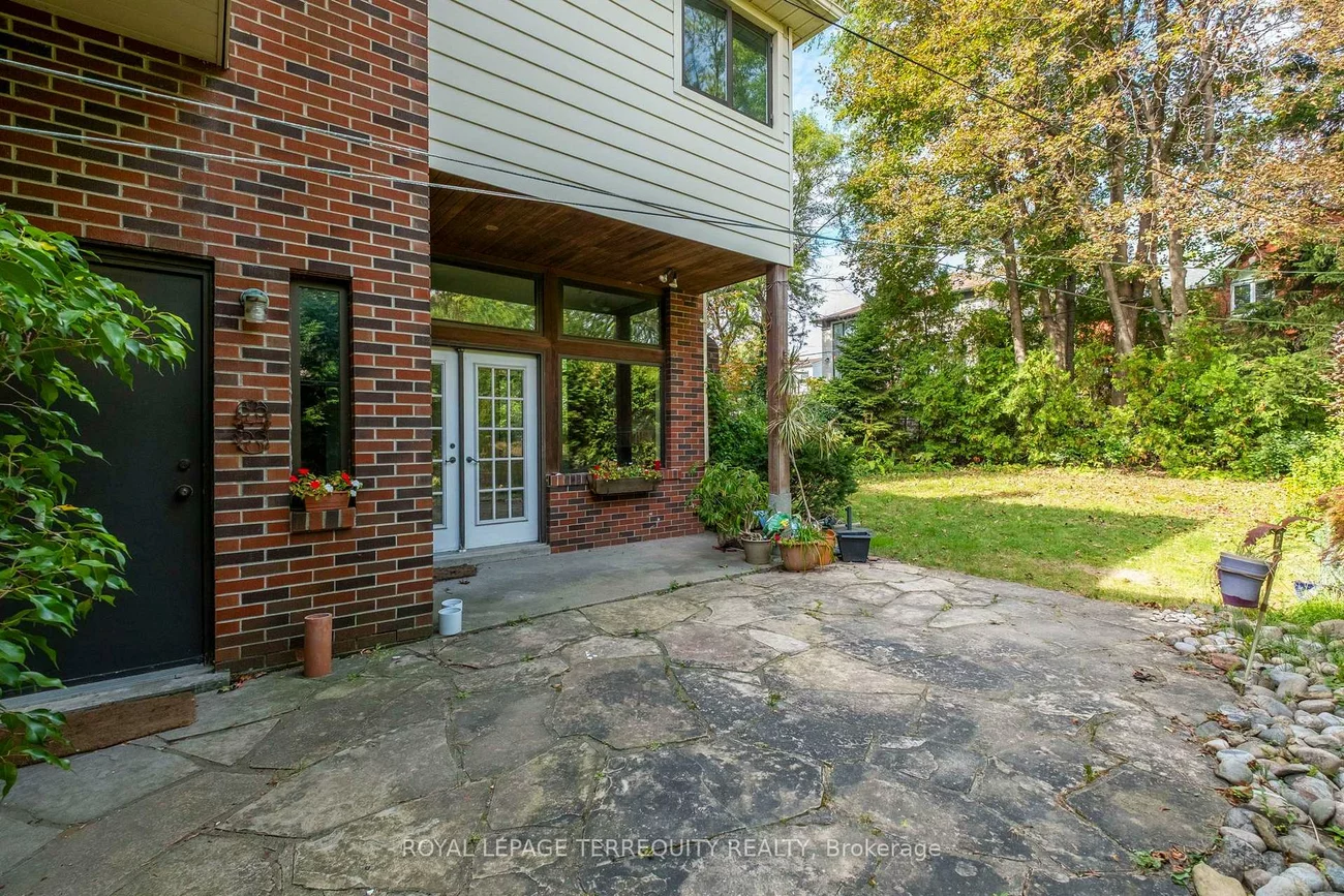 102, Anndale, Willowdale East, Toronto