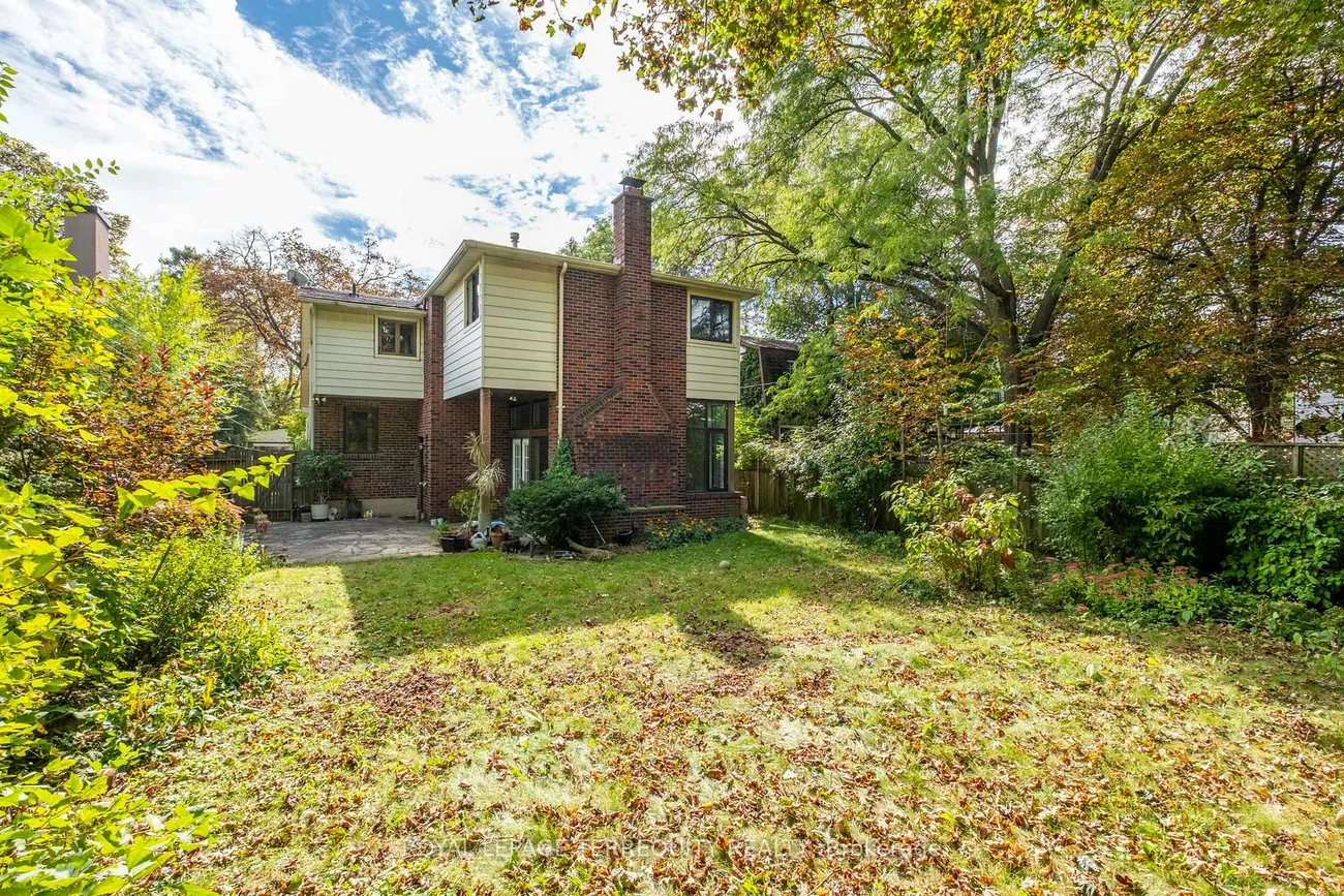 102, Anndale, Willowdale East, Toronto