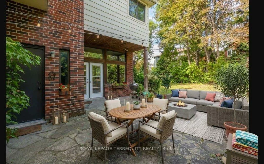 102, Anndale, Willowdale East, Toronto