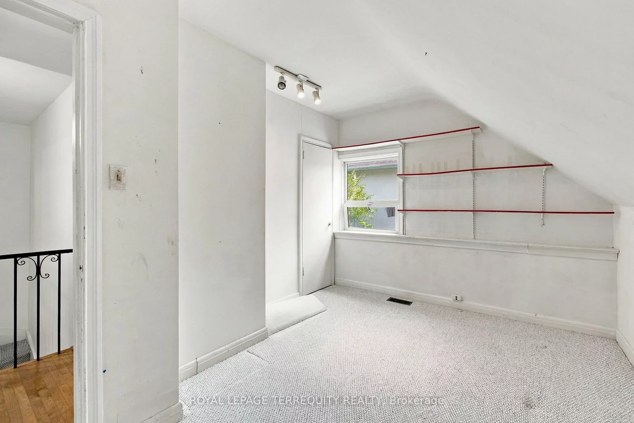 102, Anndale, Willowdale East, Toronto