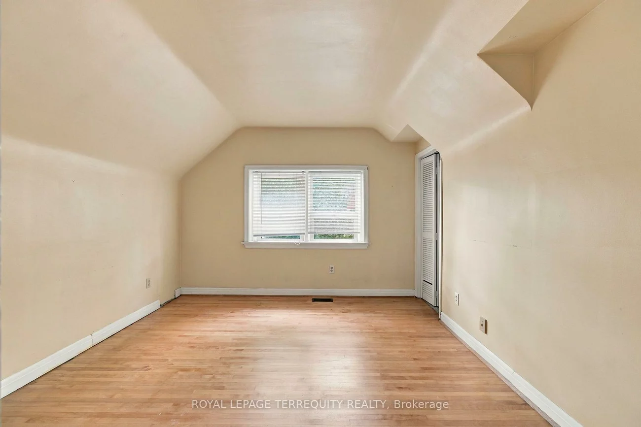 102, Anndale, Willowdale East, Toronto