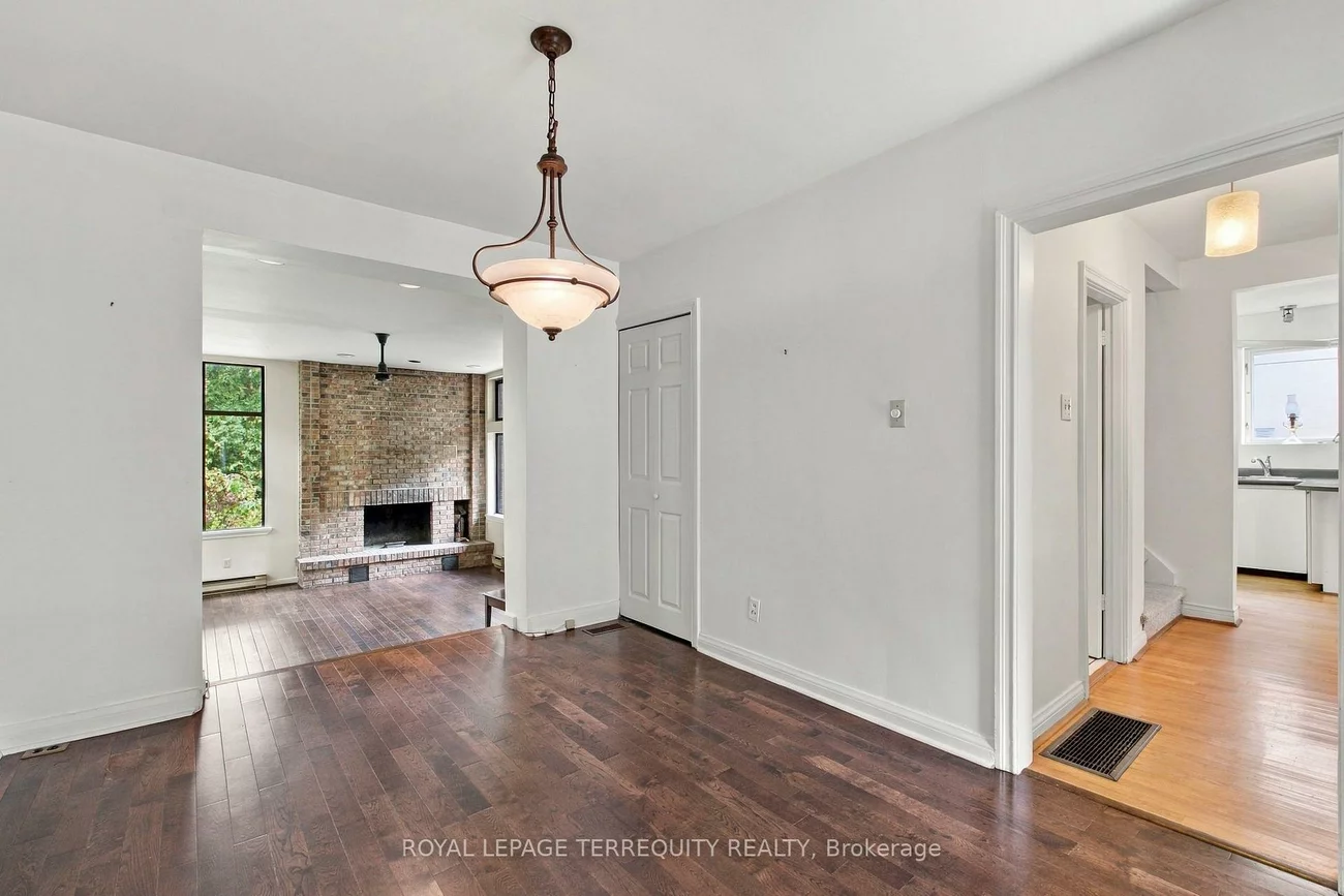 102, Anndale, Willowdale East, Toronto