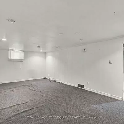 102, Anndale, Willowdale East, Toronto