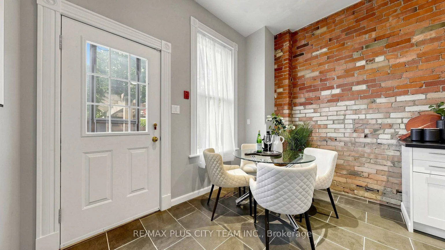 201, Seaton, Cabbagetown-South St. James Town, Toronto