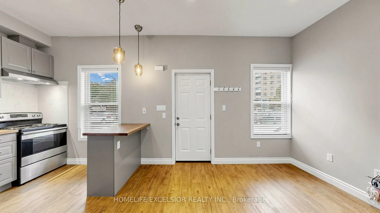 250, Shuter, Moss Park, Toronto
