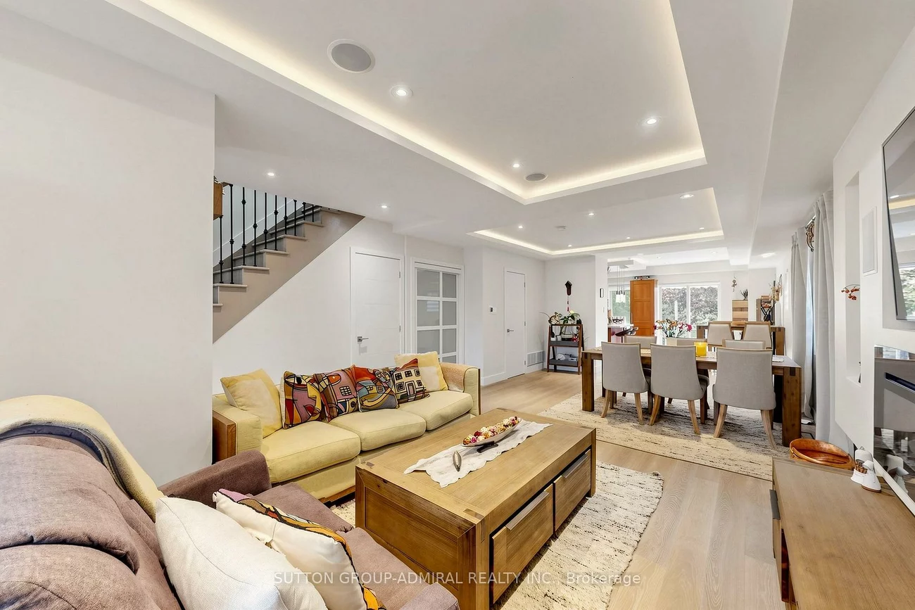 676, Vaughan, Oakwood Village, Toronto