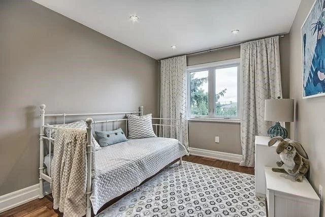 676, Vaughan, Oakwood Village, Toronto