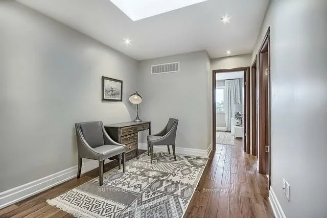 676, Vaughan, Oakwood Village, Toronto