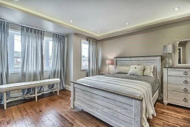 676, Vaughan, Oakwood Village, Toronto