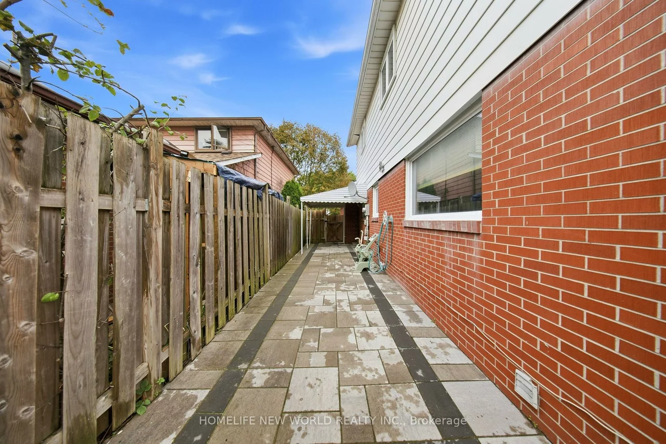 18, Dolan, Don Valley Village, Toronto