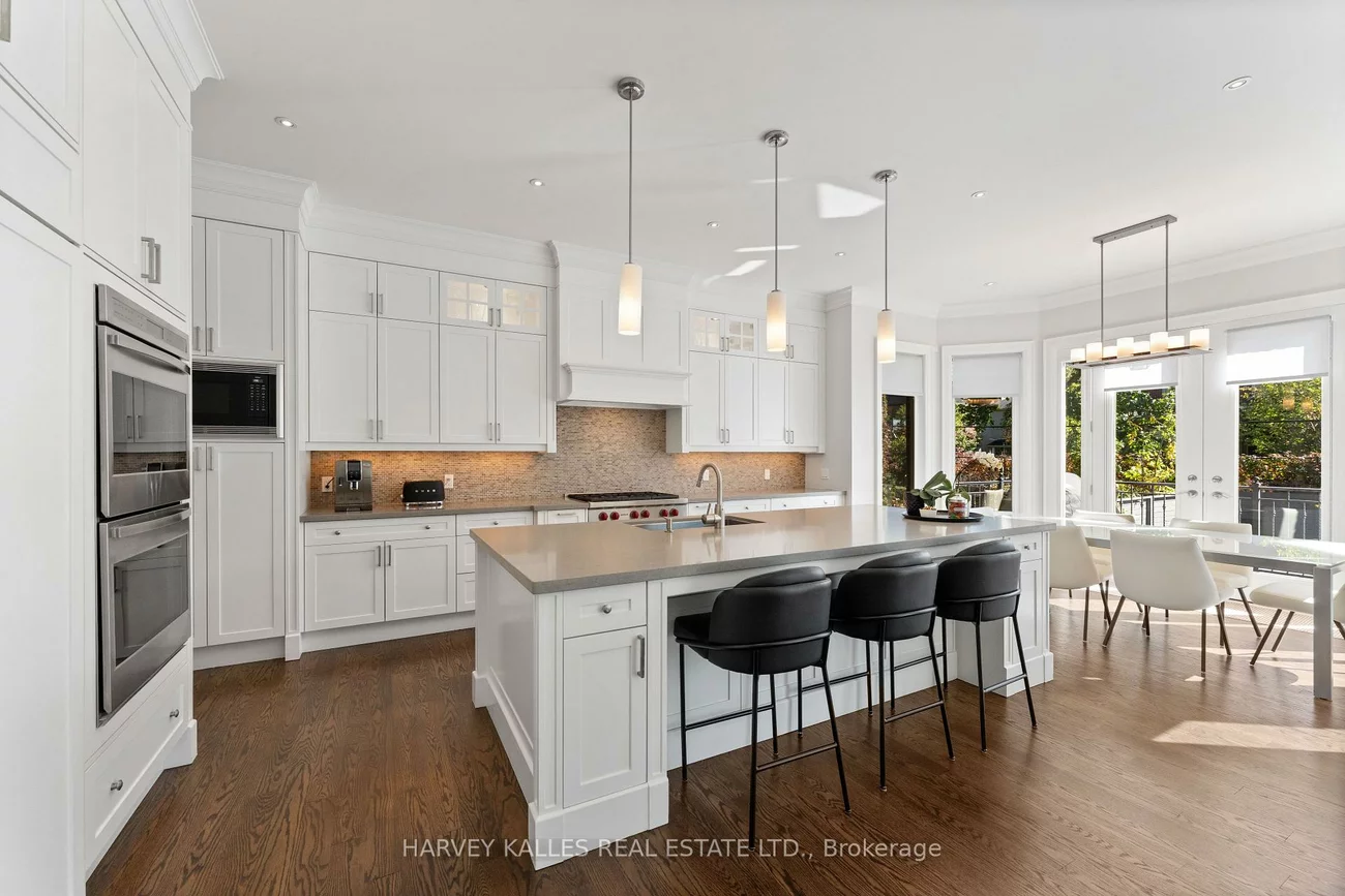 717, Woburn, Bedford Park-Nortown, Toronto