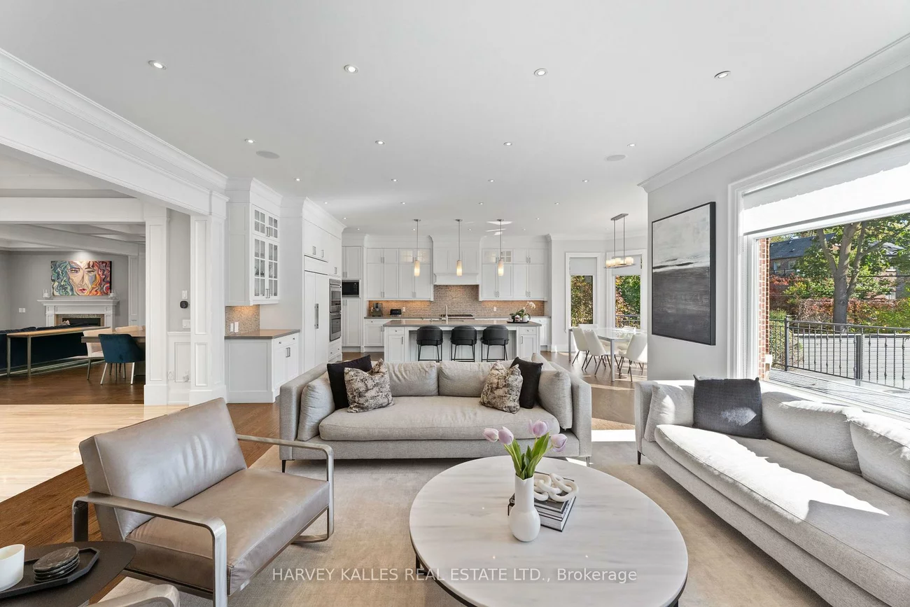 717, Woburn, Bedford Park-Nortown, Toronto