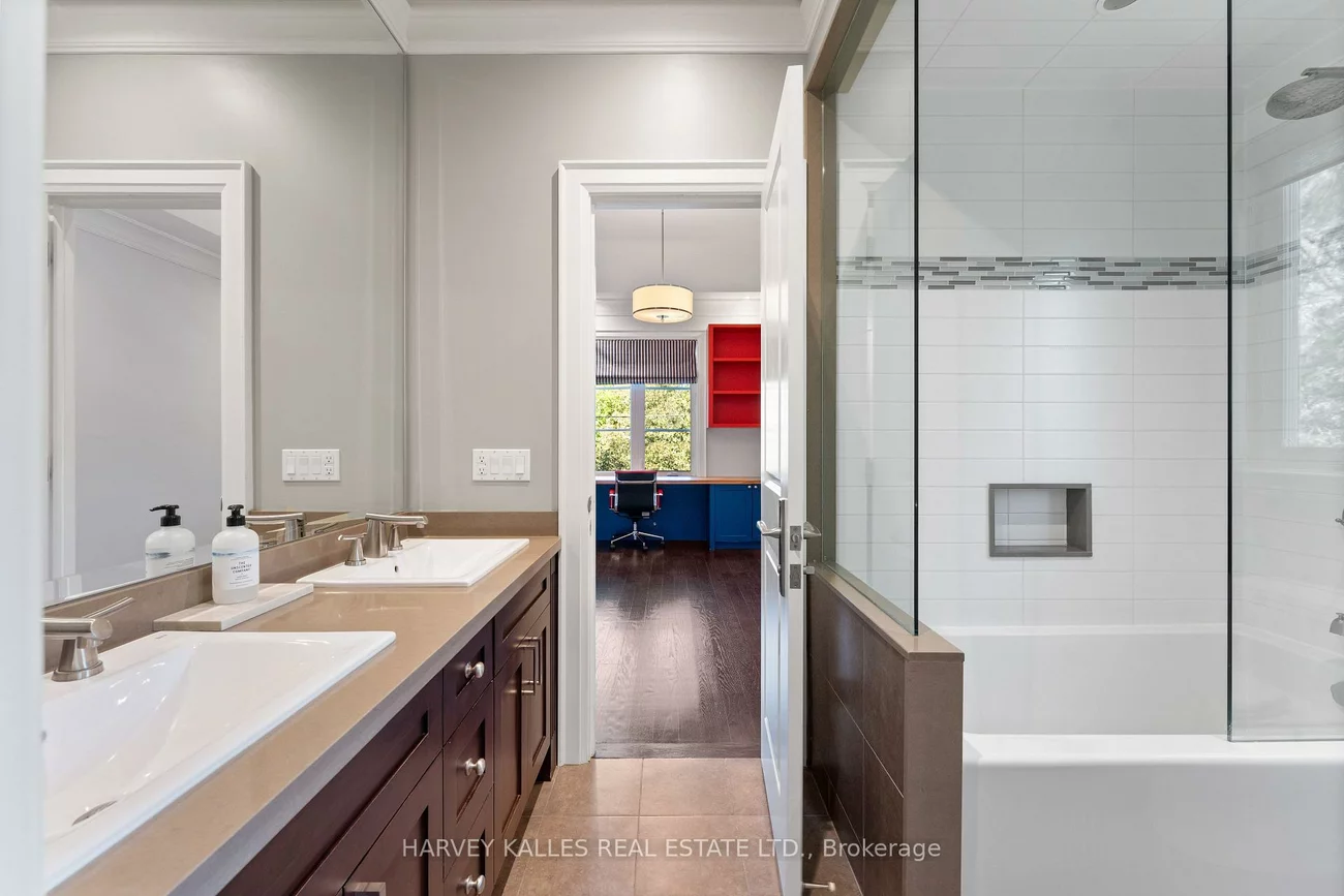 717, Woburn, Bedford Park-Nortown, Toronto