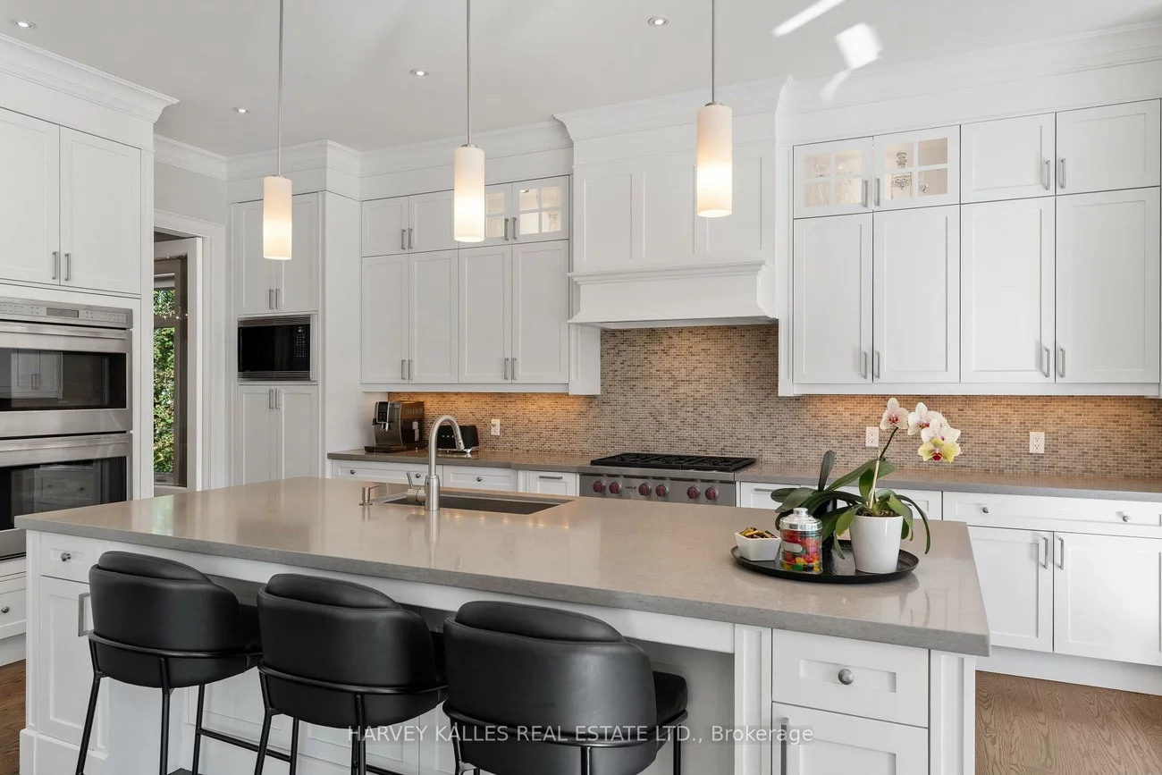 717, Woburn, Bedford Park-Nortown, Toronto