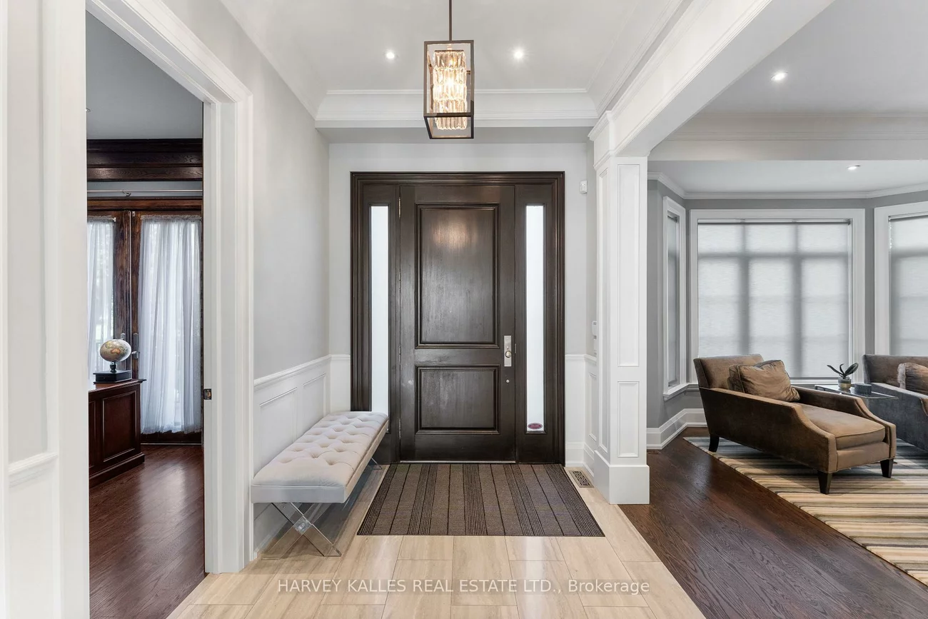717, Woburn, Bedford Park-Nortown, Toronto