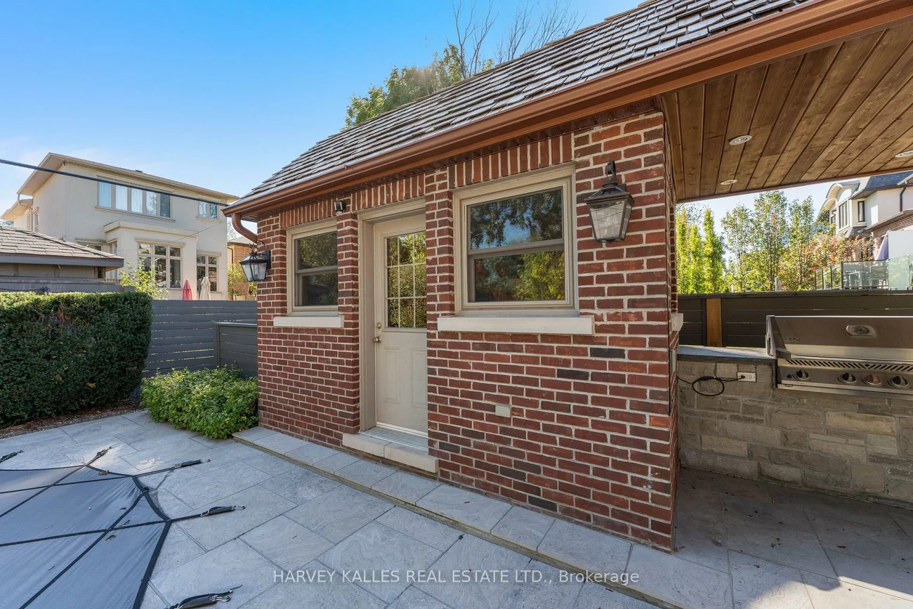 717, Woburn, Bedford Park-Nortown, Toronto