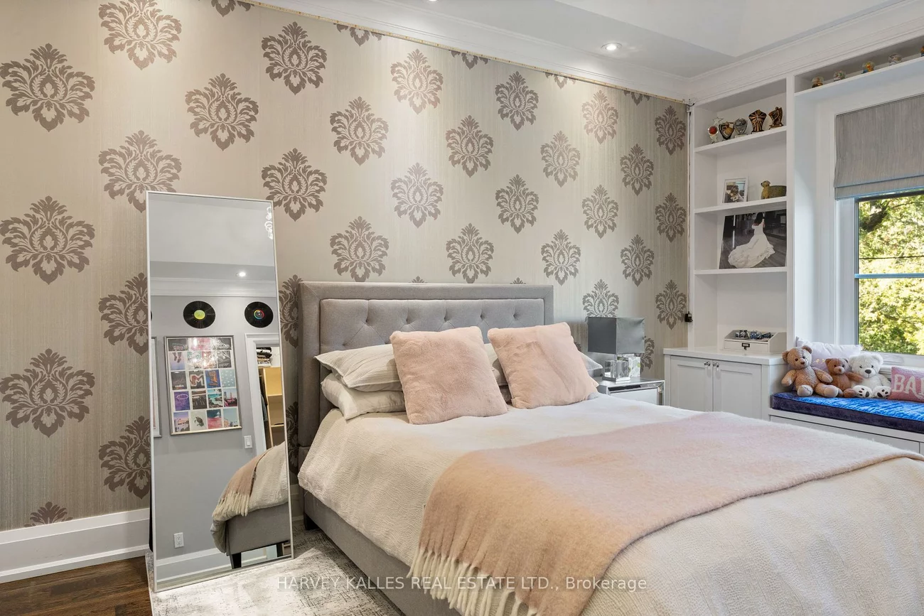 717, Woburn, Bedford Park-Nortown, Toronto